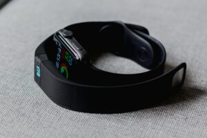 Read more about the article Compare The Features Of The Fitbit Charge 5 And Inspire 2
